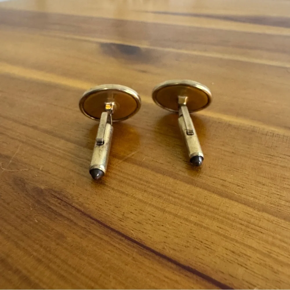 Krementz patented marked gold tone‎ oval cuff links